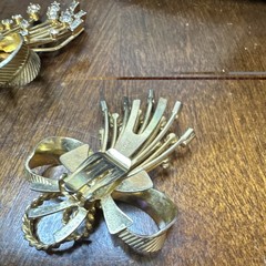 Vintage Sarah Coventry Rhinestone Bow Clip On Earrings Gold Tone Signed 1960s