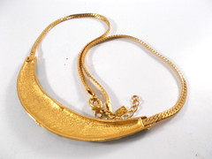 Signed Lady Remington Marbled Green Enamel Crescent Center Herringbone Necklace