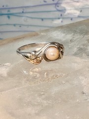 Black Hills Gold ring size 8 Pearl leaves band sterling silver women