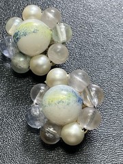 KARU ARKE Signed Vintage Pastel Blue & Yellow Beaded Retro Clip Earrings