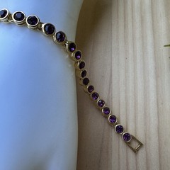 VTG Tennis Style Bracelet 7.25 Fold-Over Clasp Purple Crystals Yellow Gold Plate