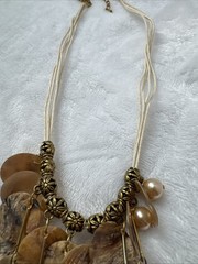 Gorgeous Waterfall statement polished shell pink pearly necklace gold abalone