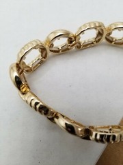 Vintage Gold Tone Bracelet (One Size Fits All)