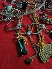 44-Piece Estate Jewelry Collection – Mixed Fashion Jewelry – Rings, Necklaces