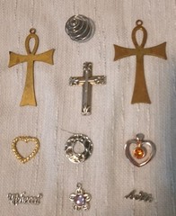 Antique & Vintage 50+ Lot Of Necklaces & Varies Designs & Quality.