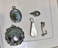 Lot Of 5 Mixed Pendants Gold And Silver Tone Natural Stone Shell Rhinestone