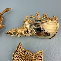 Vintage Animal Brooch Pin Lot Gold Tone Elephant Giraffe Lion Zebra Noahs Ark