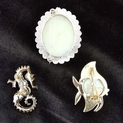 Vtg Nautical Brooch Lot Gold Tone Mother of Pearl Rhinestone Fish Seahorse Cameo