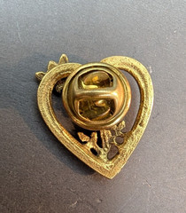 Floral Heart Gold Tone Pin Lapel Brooch Pinback Button 1 Inch