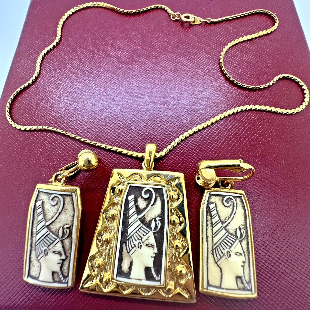 SET OF VINTAGE CELEBRITY GOLD TONE EGYPTIAN MOTIF PENDANT NECKLACE & EARRINGS