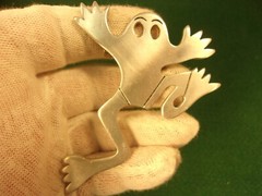 RATHER LARGE HANDCRAFTED ALUMINUM (or ALUMINUM ALLOY) BROOCH – “GHOST EYES’ FROG