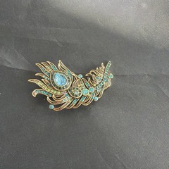 Heidi Daus Gold Tone Peacock Feather Brooch Pin Signed