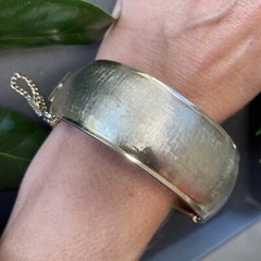 Vintage Bangle Bracelet Estate Jewelry Pre-Owned Textured Gold Plated Wash 7″