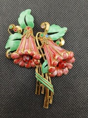 1930s green red enamel multicolor stones dangle beads trumpet flowers brooch