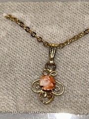 Vintage Kanaloa Pacifica Hawaii Angel Skin Coral Rose Necklace Gold Tone 16” 70s