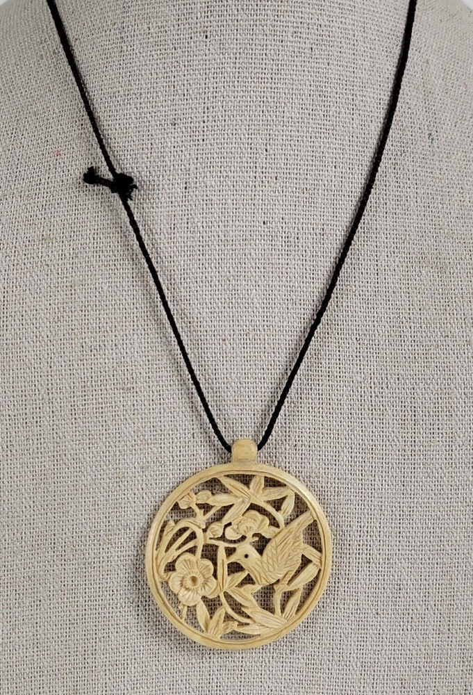 Vtg. Art Deco Carved Hummingbird Flower Pendant Necklace 29 In Cream Celluloid