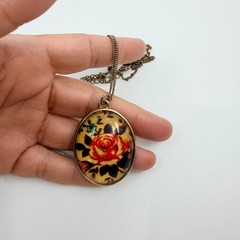 Vintage Russian Khokhloma Style Oval Rose Pendant Necklace Hand Painted Floral
