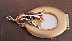 Vintage Gold-Tone AJC Brand “Cat on Lavatory” Mirror Brooch Pin 2″ Pre-Owned