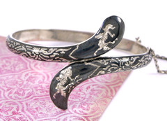 Vintage Siam Sterling Silver 925 Niello Goddess Hinged Bangle Bracelet