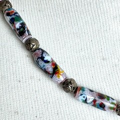 Vintage Art Glass Bead Necklace 17″ Silver Tone Colorful Beaded Barrel Clasp