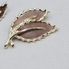 Vintage Sarah Coventry “Wooded Beauty” 1968 Brooch Clip Earrings Set