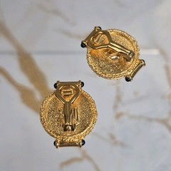 Amazing Unsigned Yellow Gold Plated Faux Coin Black Glass Clip On Earrings