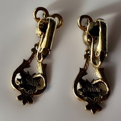 Vtg 1974 Sarah Coventry Contessa Opalesque/Green Gold Tone Clip On Earrings 11g