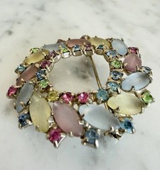 Vintage Silver Tone Unsigned Juliana DeLizza Pastel Glass & Rhinestone Brooch