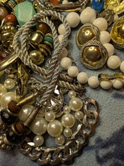 Lovely Vintage Jewelry Lot~ 1 Lb 14 oz See Photos!