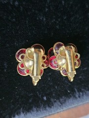 Vtg Flower Clip On Eearings Faceted Red Crystals Rhinestone Layered Gold Tone