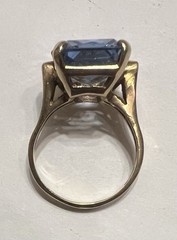 Vtg Estate 10K Solid Gold Topaz Blue Coctail Ring 9.2 grams Sz 9.5 WOW!
