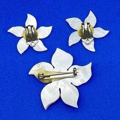Mother of Pearl Flower Jewelry Lot Brooch Clip On Earrings MOP Floral
