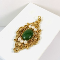 Beautiful Vintage Faux Jade & Simulated Pearl Gold Tone Filigree Estate Pendant