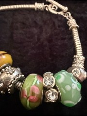 Vintage 8.5” European Charm Bracelet Floral Lampwork Glass Beads Silver Tone
