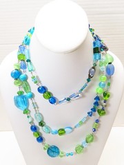 Vintage Necklace Blue Green Beaded Crystal Art Glass D5382