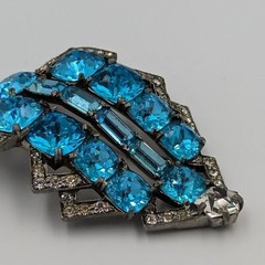 Stunning Big Eisenberg Original Vintage Rare Color Blue/Clear Crystal Fur Clip