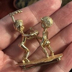 Solid 14k Gold William Ruser “The Two Angels” Brooch Fur Clip 30g Ruby Sapphire