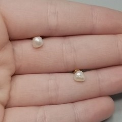 Vintage 10k Yellow Gold White Freshwater Pearl Stud Earrings 3/16 Inch