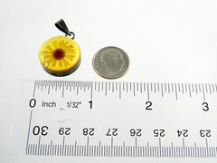 Vintage Sterling Silver Yellowed Resin Daisy Flower Pendant 925 1.25 Inches 3.5g