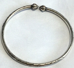 VINTAGE STERLING SILVER BANGLE WEST INDIES ISLAND POD CUFF BRACELET 16g