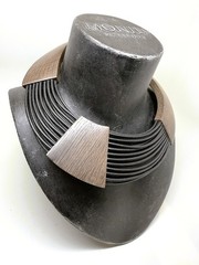 Exquisite Gerda Lynggaard Monies Wavy Wood & Leather Necklace