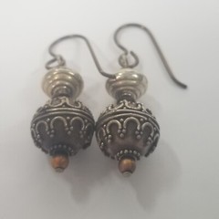 ROUND SILVER TONE DROP DANGLE VINTAGE HOOK EARRINGS WITH INTRICATE DESIGN