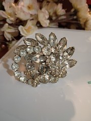 Eisenberg Signed Crystal Jeweled Brooch Pin Vintage (Earlier) Time Period 1950’s
