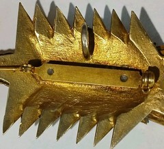 Vtg MCM Brutalist Gilt Sawtooth Brooch Pendant Architectural Gold Tone