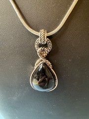 NAPIER Necklace and earrings set Women’s Vintage 18 in ext. 3.25 in