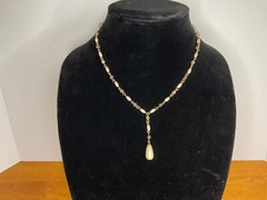 Vintage Faux Pearl and Amethyst 16″ Fashion Necklace – Gold Toned w/Lobster Claw