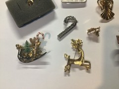 Vintage Lot 8 Christmas Brooch Pins AVON Angel Nativity Tree ROMAN Bow Reindeer