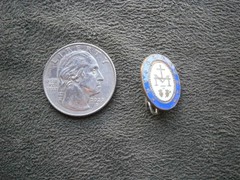 Small Marian Cross Vintage Goldtone & Enamel Lapel Hat Pin Badge 2.0g