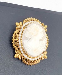 Florenza Gold Tone Oval Cameo Portrait Brooch Pendant Ornate Frame Pearls ~1.5″