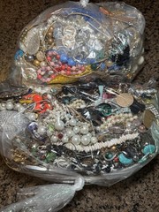 ~19 Lbs Lot ALL CRAFT Repair UNTESTED Junk Jewelry Pieces Parts Beads Earrings